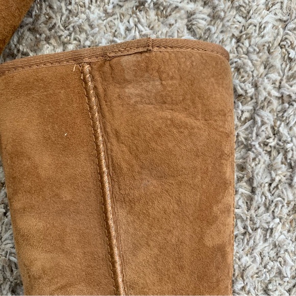 UGG Women's Classic Tall II Boot size 6 Chestnut Sheepskin Insole Suede Outer - Picture 15 of 16